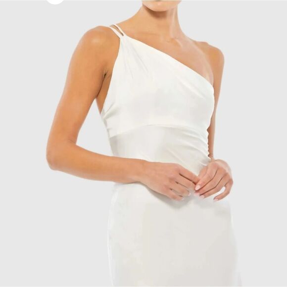 Ieena for Mac Duggal White One Shoulder Double Strap Satin Gown NWT Size 2 - Picture 3 of 8